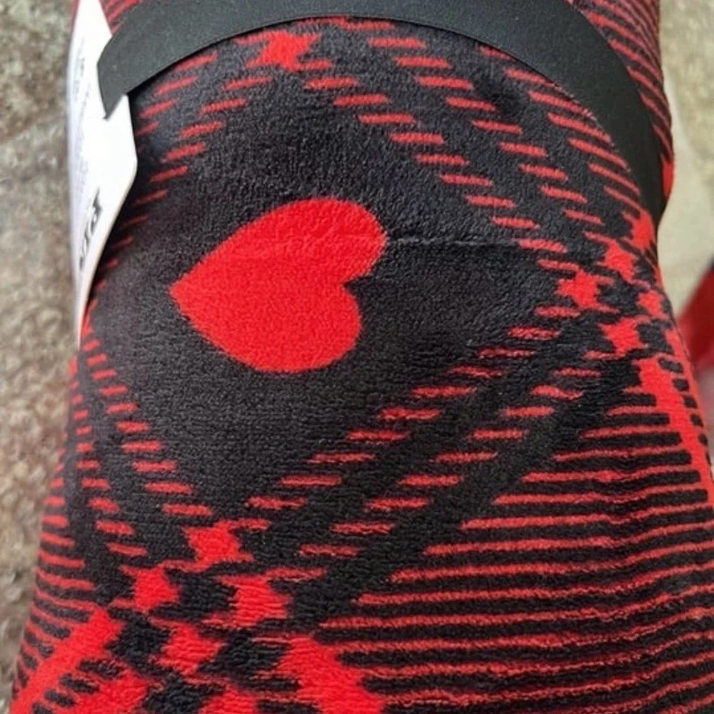PINK Victoria's Secret Red and Black‎ Heart Plaid Blanket